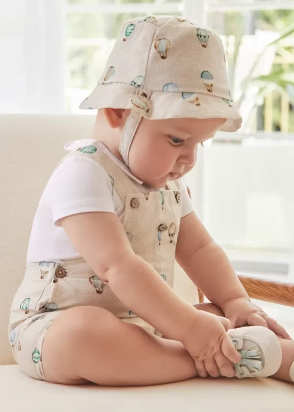 Jardineira com gorro bucket recém nascido